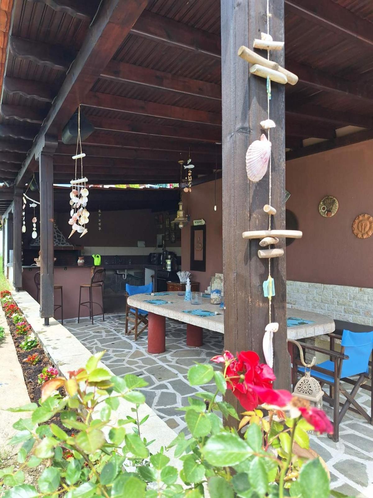 Villa Roadhouse, Nilie Hospitality Mgmt Flogita Exterior foto